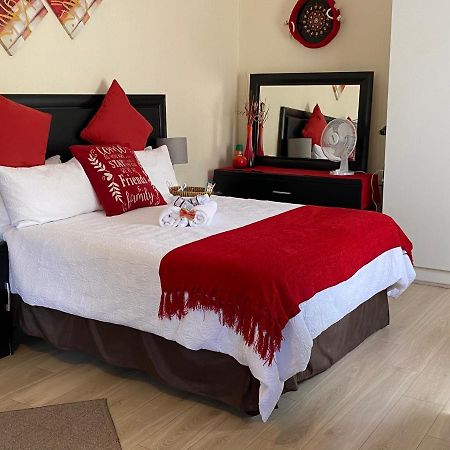 Christa'S Place 897 Pretoria-Noord 外观 照片