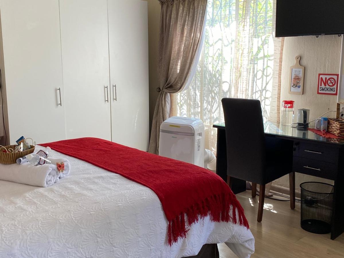 Christa'S Place 897 Pretoria-Noord 外观 照片